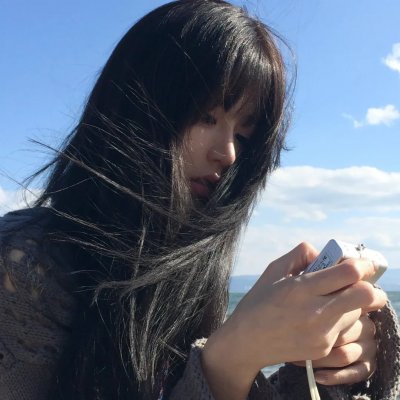 看她轻轻的飞起